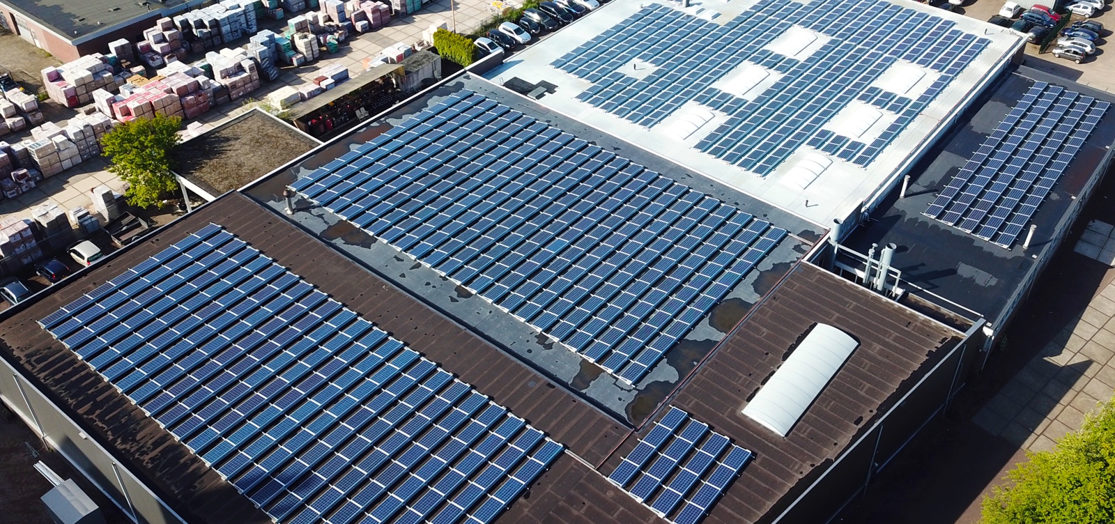 cover-zonnepanelen-en-motoren